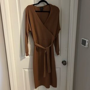 Nicole Miller size medium sweater dress in brown